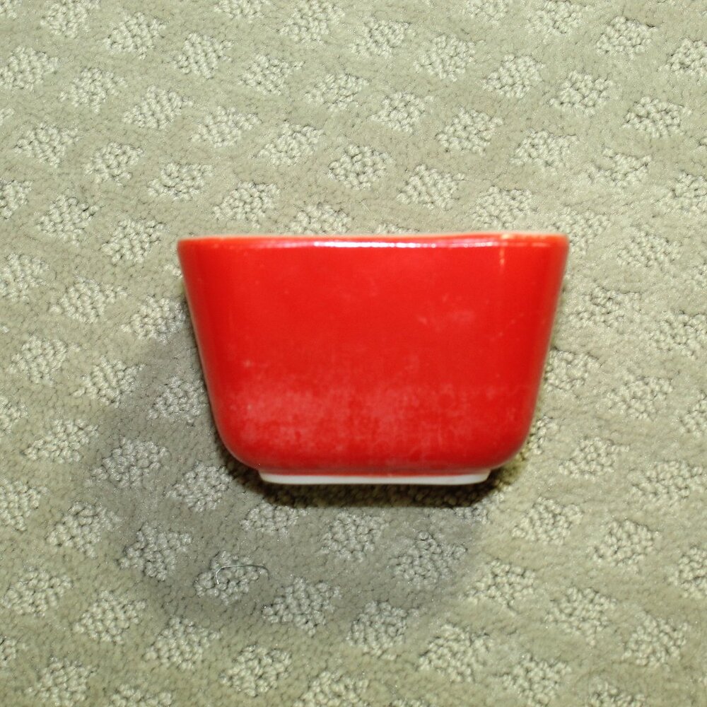 Vintage Pyrex Small Red Refrigerator Dish 501 Fridgie No Lid